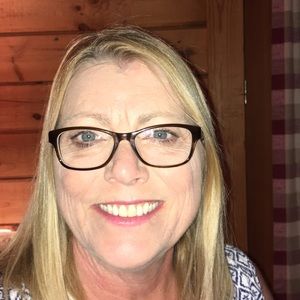 Meet your Posher, Connie